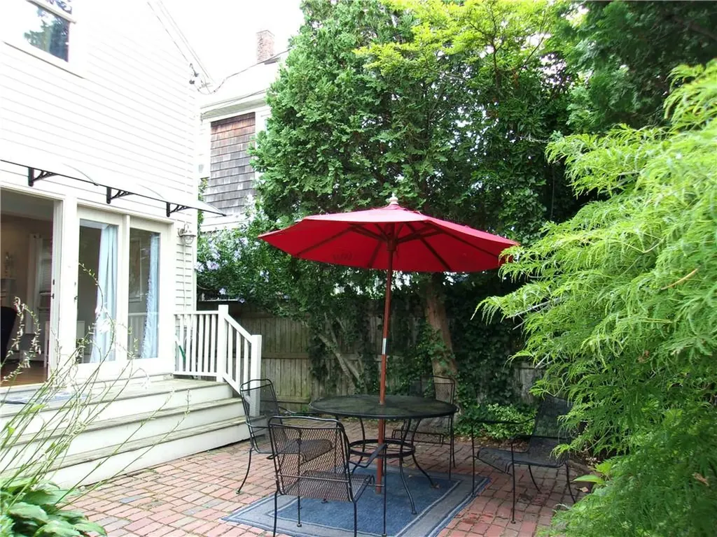 22 Dixon Street Newport RI 02840