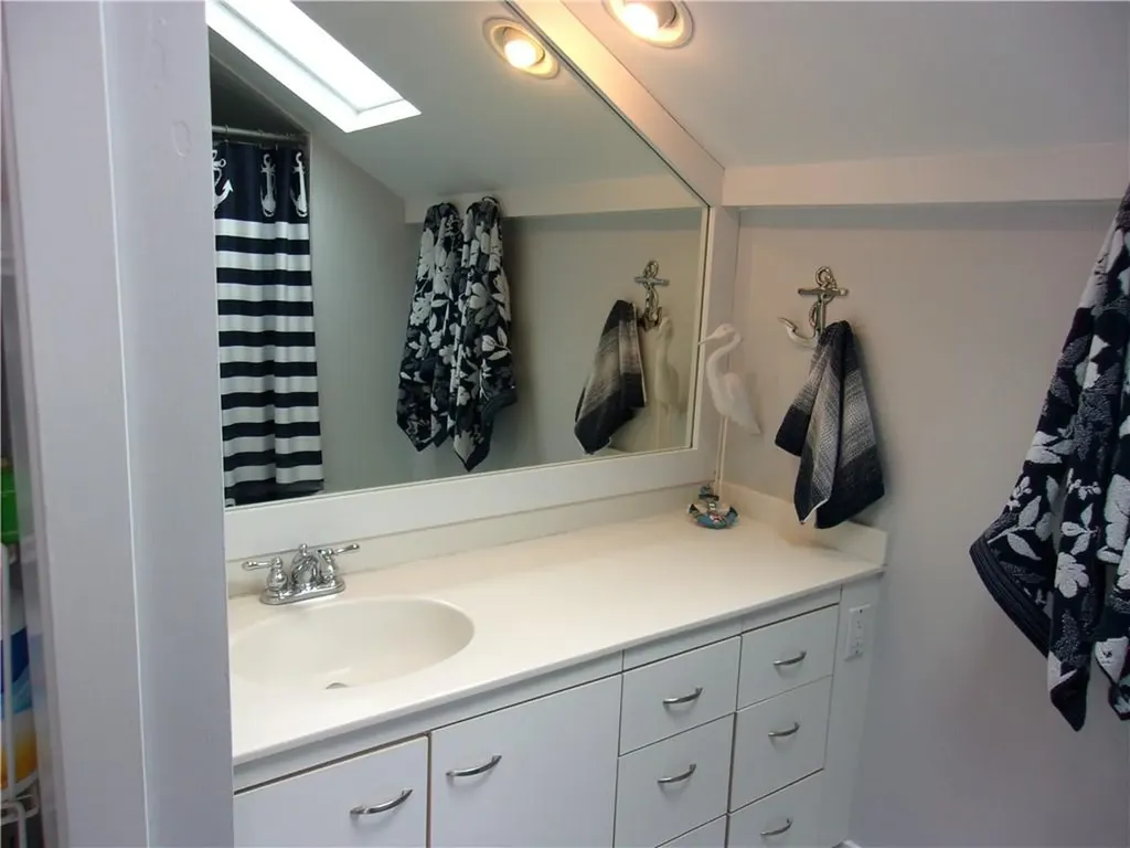 22 Dixon Street Newport RI 02840