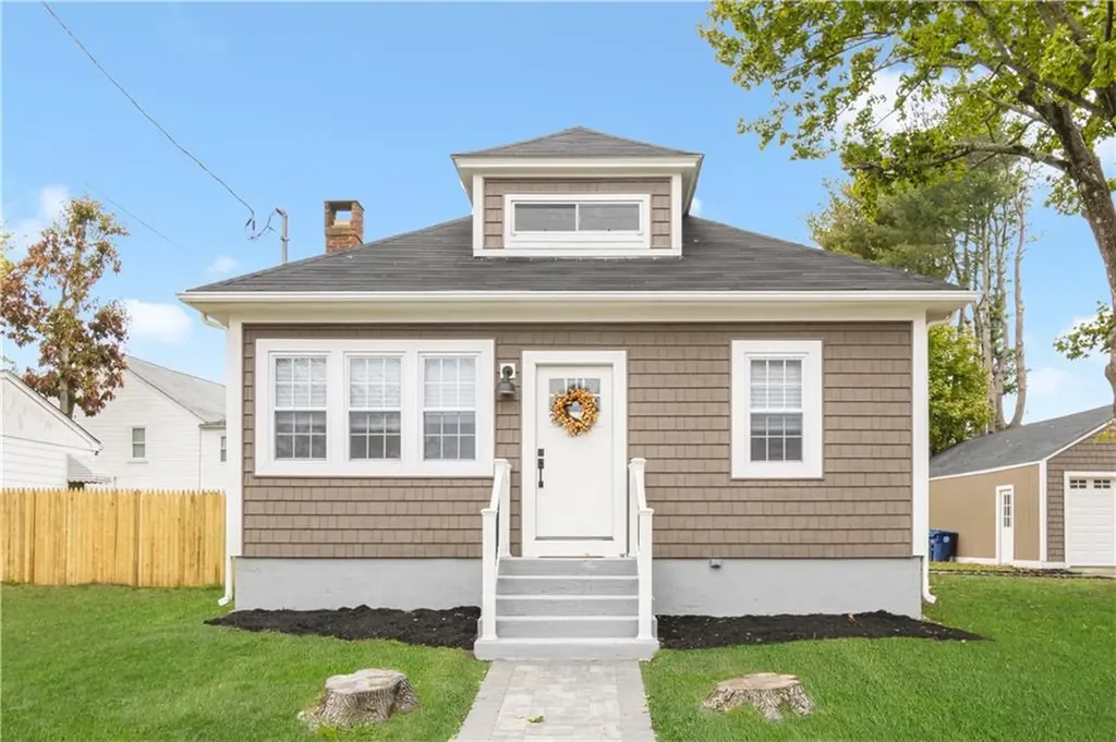 14 Larochelle Avenue Warwick RI 02889