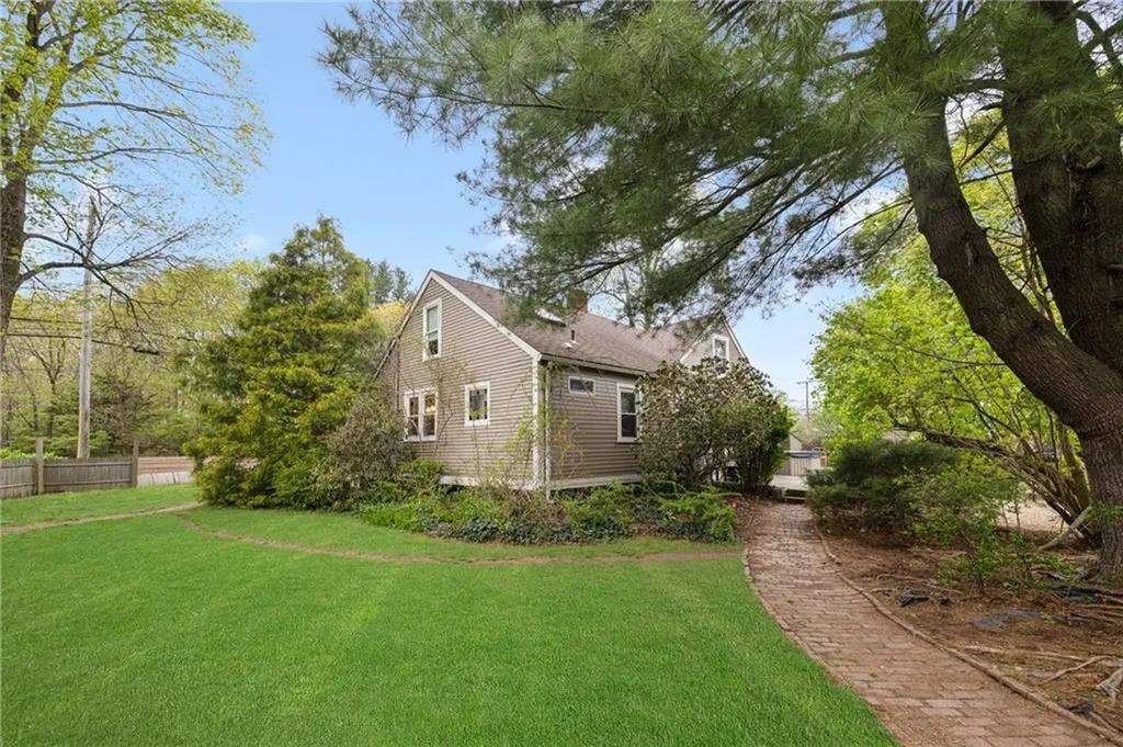 1707 Diamond Hill Road Cumberland RI 02864