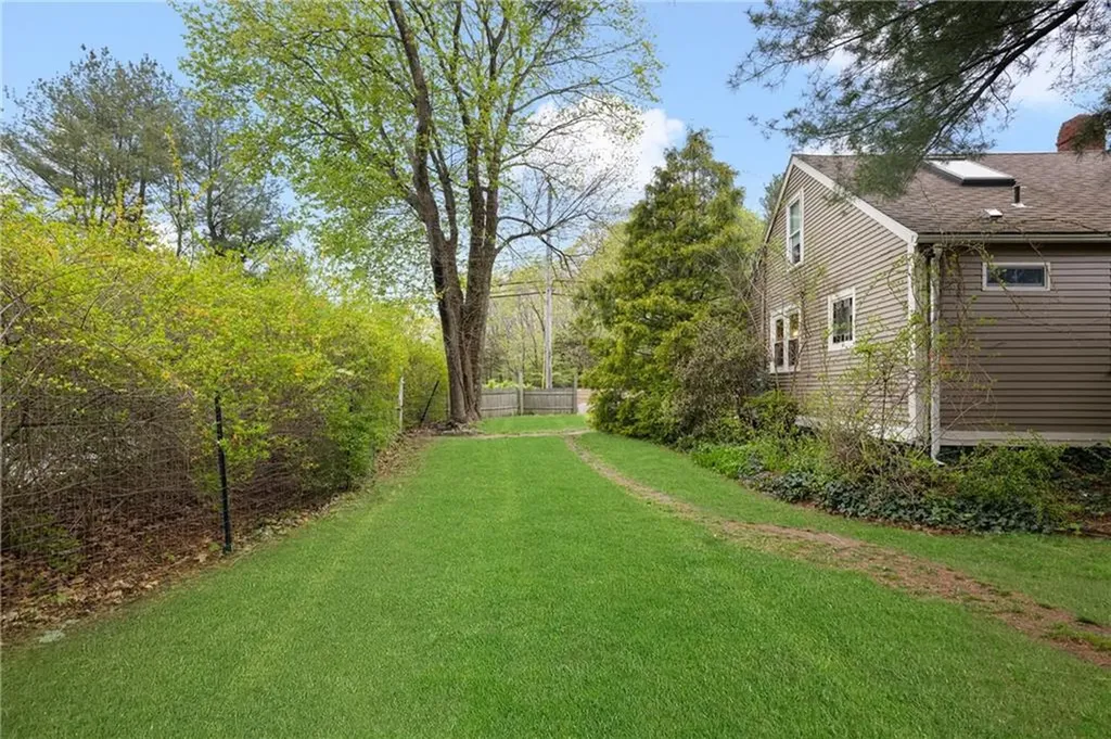 1707 Diamond Hill Road Cumberland RI 02864