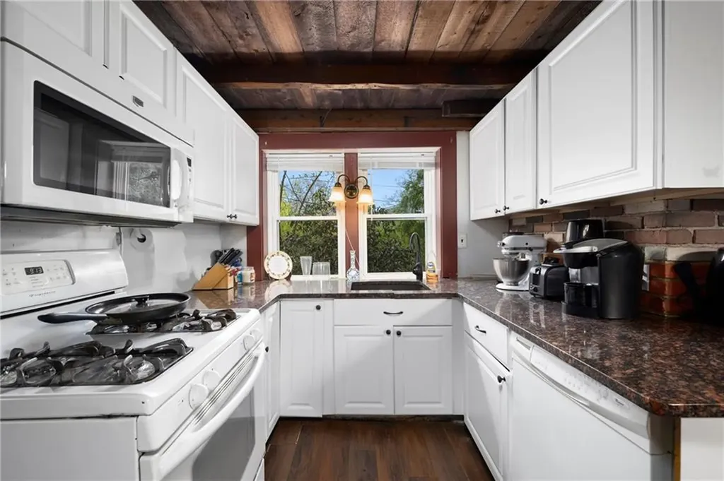 1707 Diamond Hill Road Cumberland RI 02864