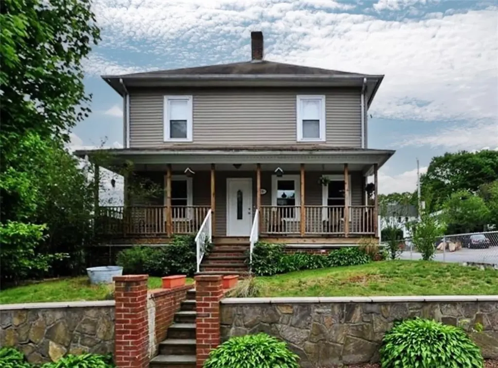 39 West Warwick Avenue West Warwick RI 02893