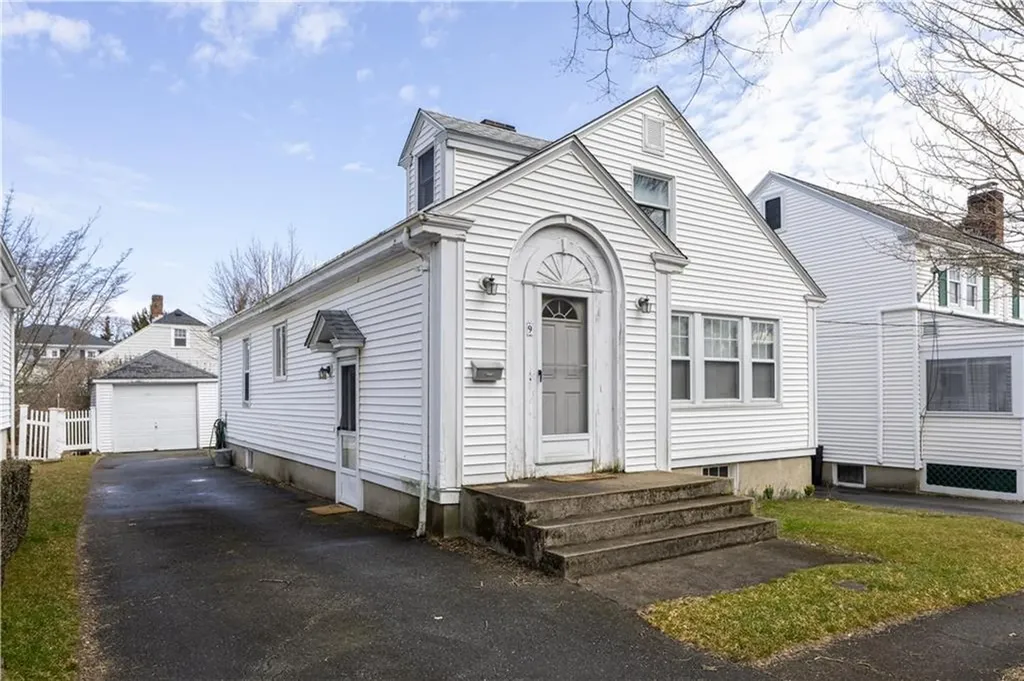 9 Boughton Road Newport RI 02840