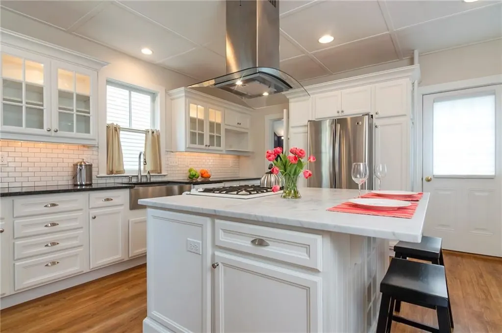 30 Newport Avenue Newport RI 02840