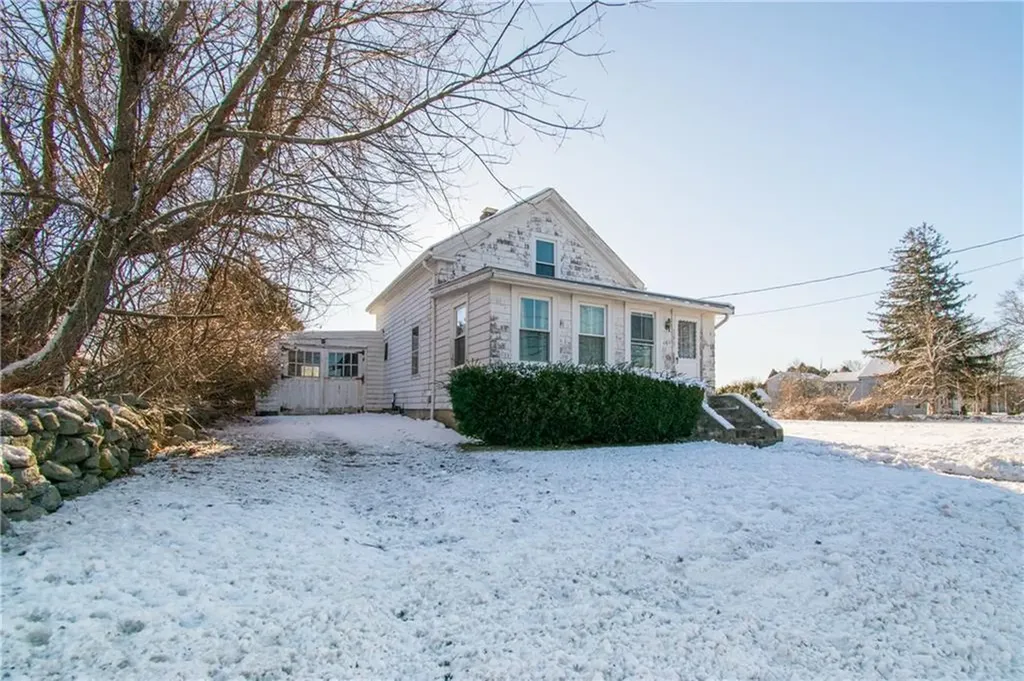 469 Bristol Ferry Road Portsmouth RI 02871