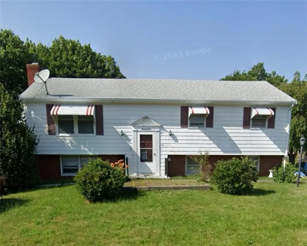 24 Vale Street Tiverton RI 02878