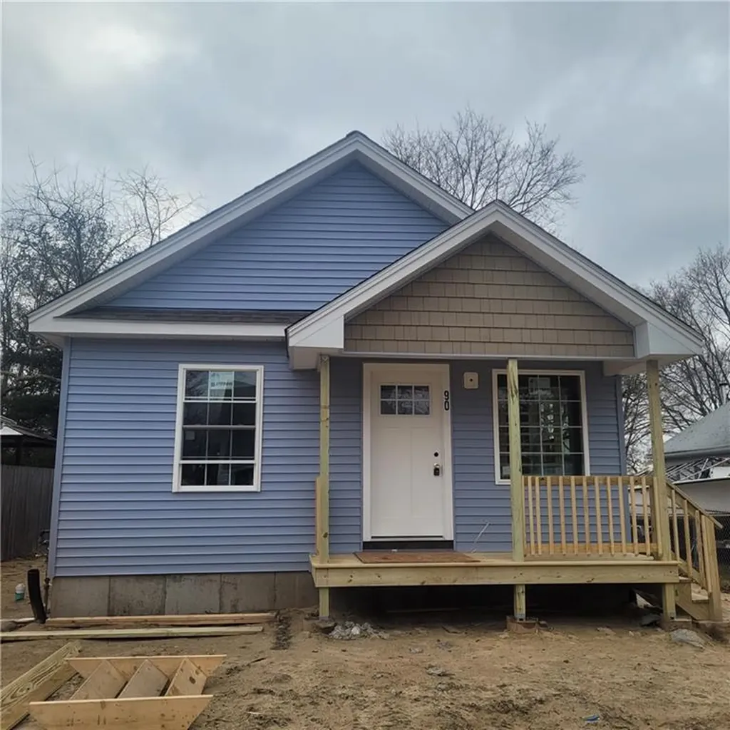 90 Kenway Avenue Warwick RI 02889
