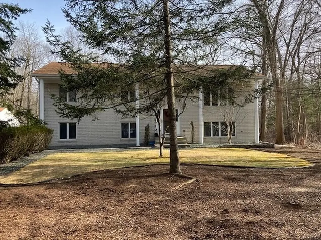 188 Twin River Road Lincoln RI 02865
