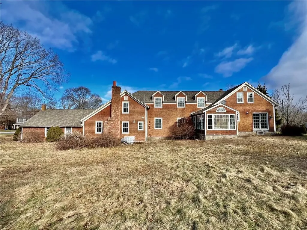 61 Governor Bradford Drive Barrington RI 02806