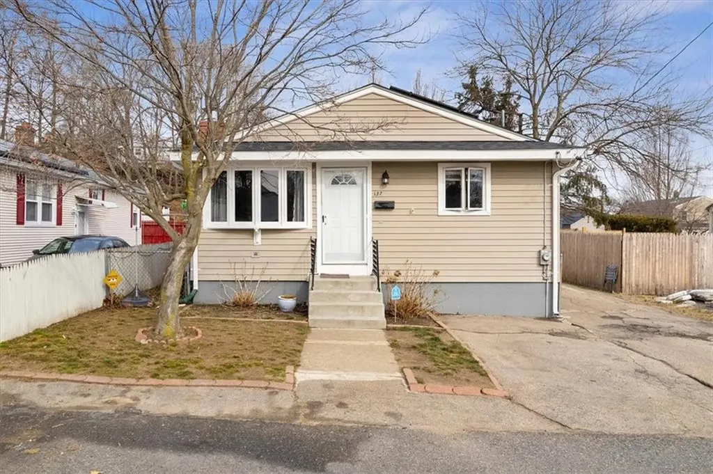 137 De Pinedo Street Providence RI 02904
