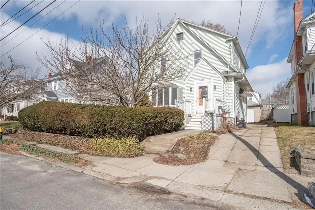 54 Welfare Avenue Cranston RI 02910