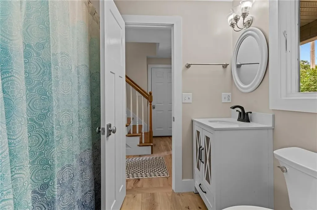 8 Woodsia Road Narragansett RI 02874