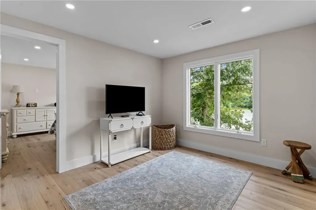 8 Woodsia Road Narragansett RI 02874