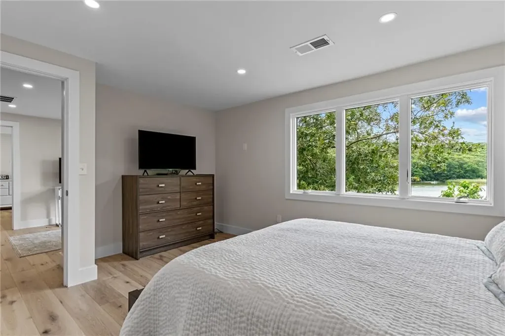 8 Woodsia Road Narragansett RI 02874