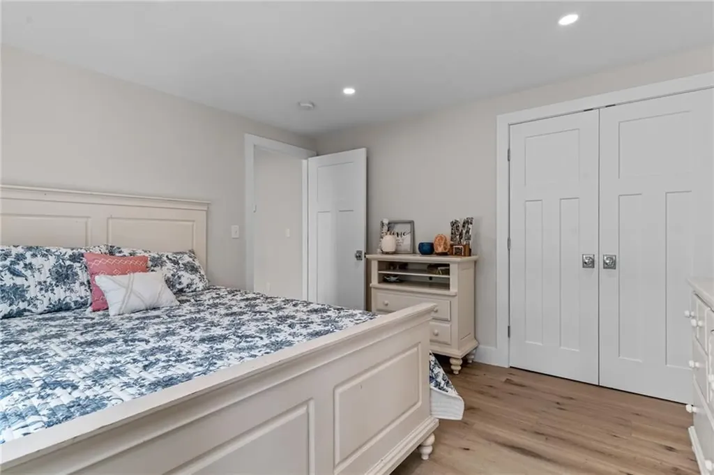 8 Woodsia Road Narragansett RI 02874