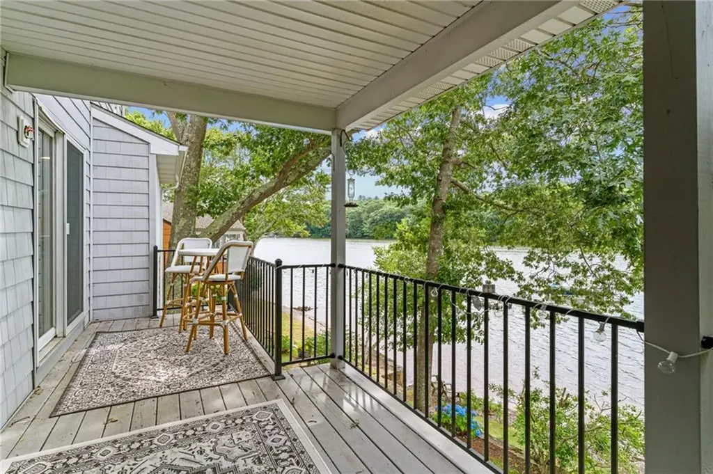 8 Woodsia Road Narragansett RI 02874