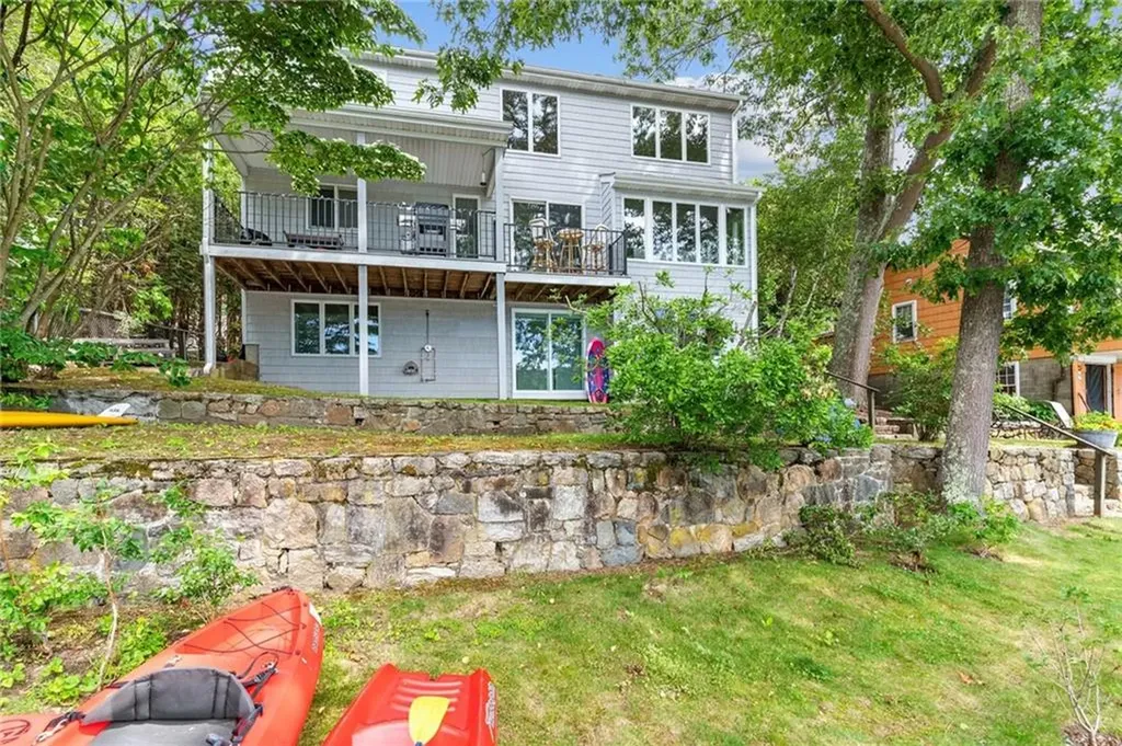 8 Woodsia Road Narragansett RI 02874