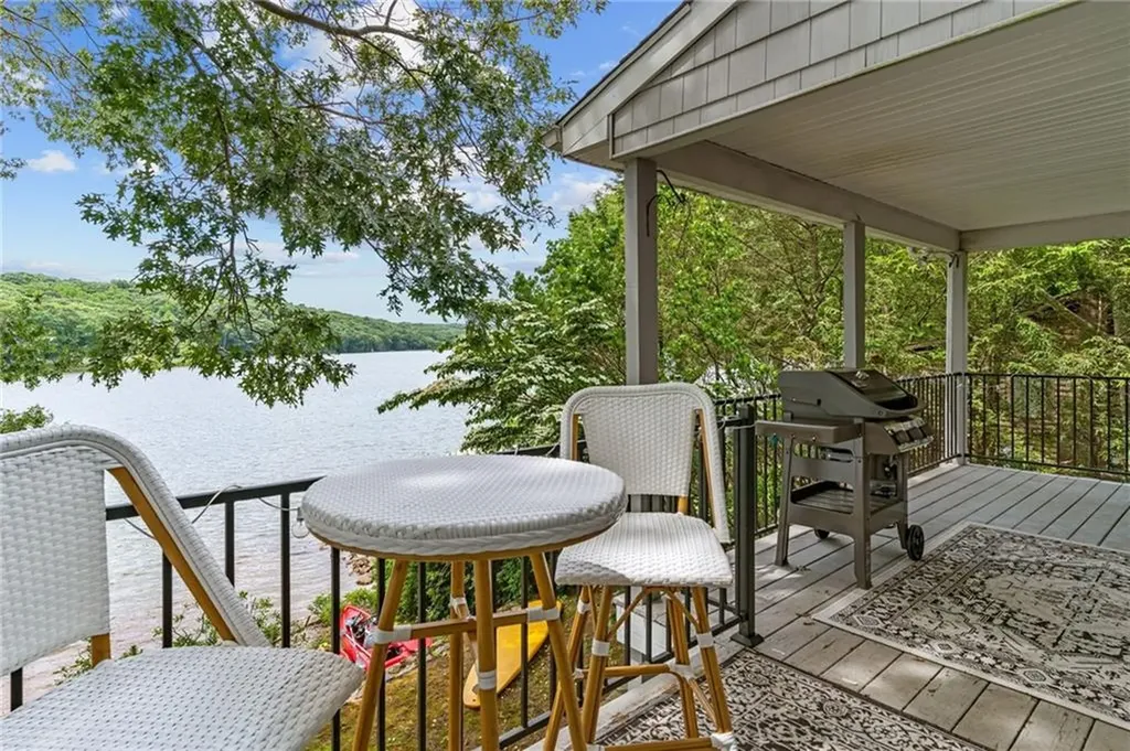 8 Woodsia Road Narragansett RI 02874