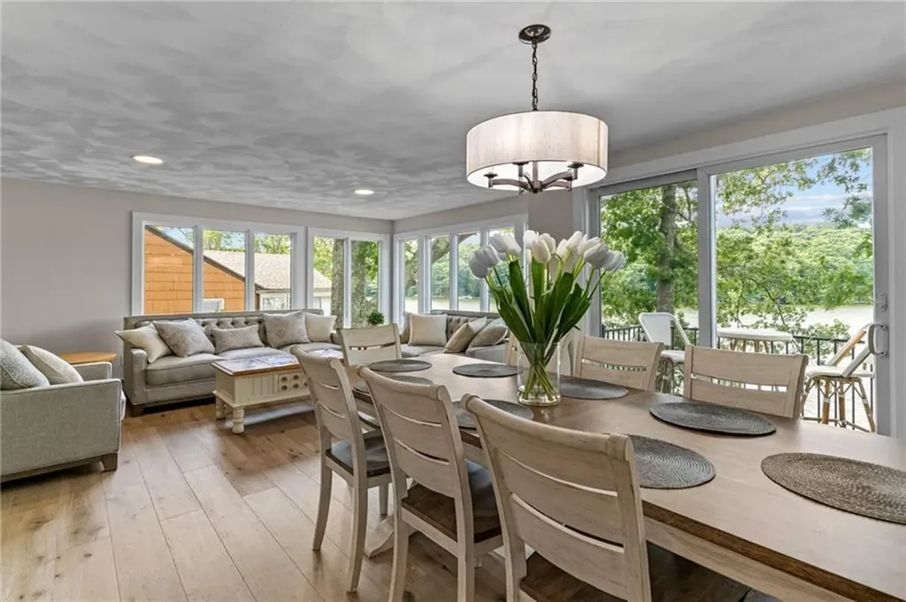 8 Woodsia Road Narragansett RI 02874
