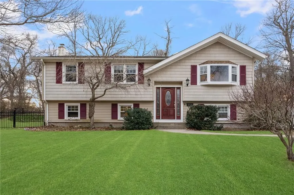 251 Capron Farm Drive Warwick RI 02886