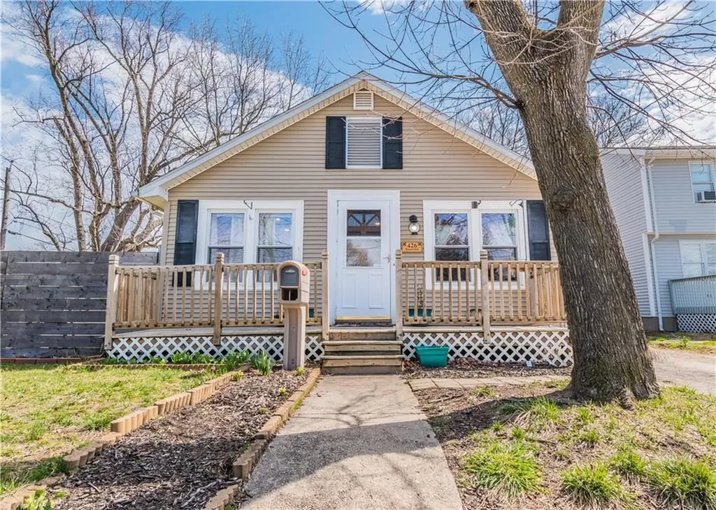 426 Pequot Avenue Warwick RI 02889