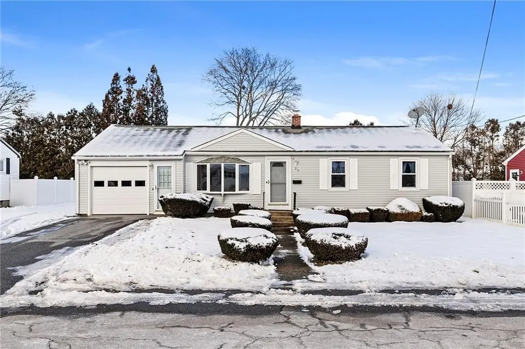 35 Maude Avenue Coventry RI 02816