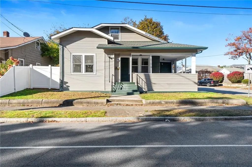 466 Daggett Avenue Pawtucket RI 02861