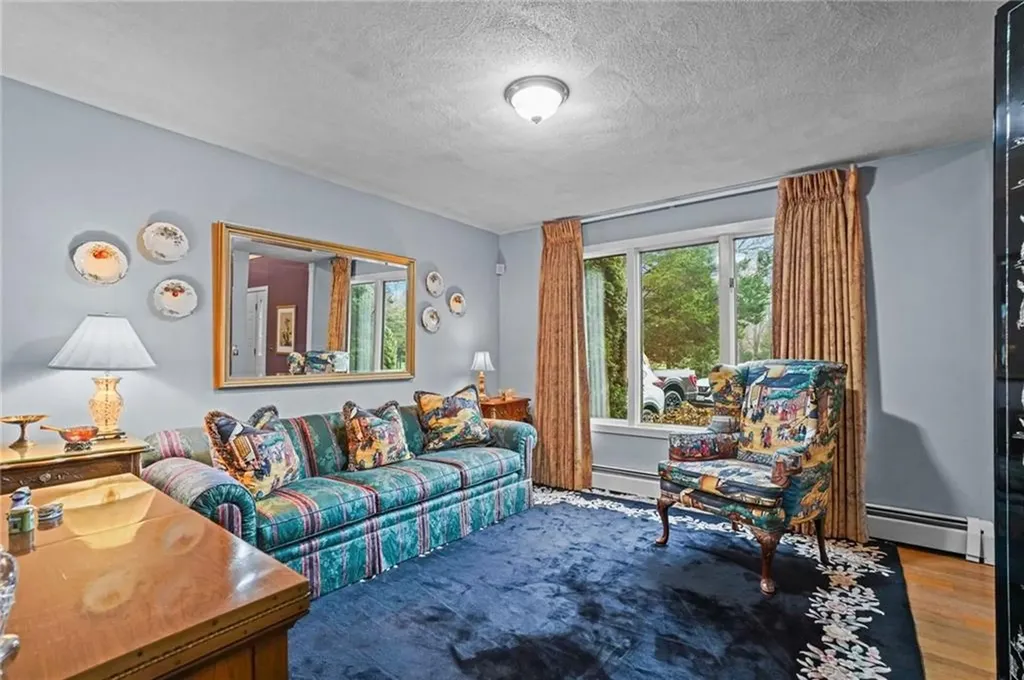 15 Jennifer Circle Cranston RI 02921