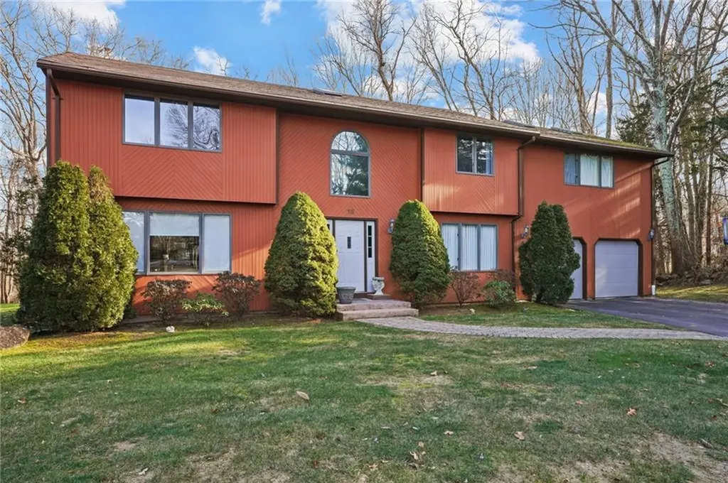 15 Jennifer Circle Cranston RI 02921