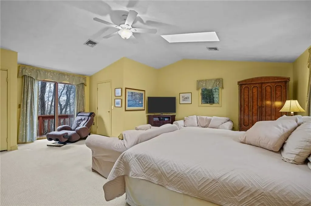 15 Jennifer Circle Cranston RI 02921
