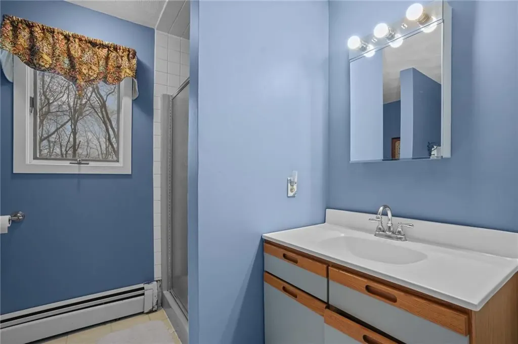 15 Jennifer Circle Cranston RI 02921