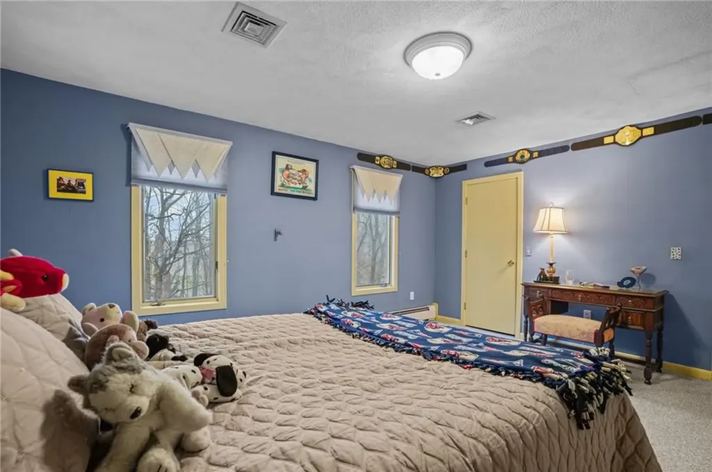 15 Jennifer Circle Cranston RI 02921