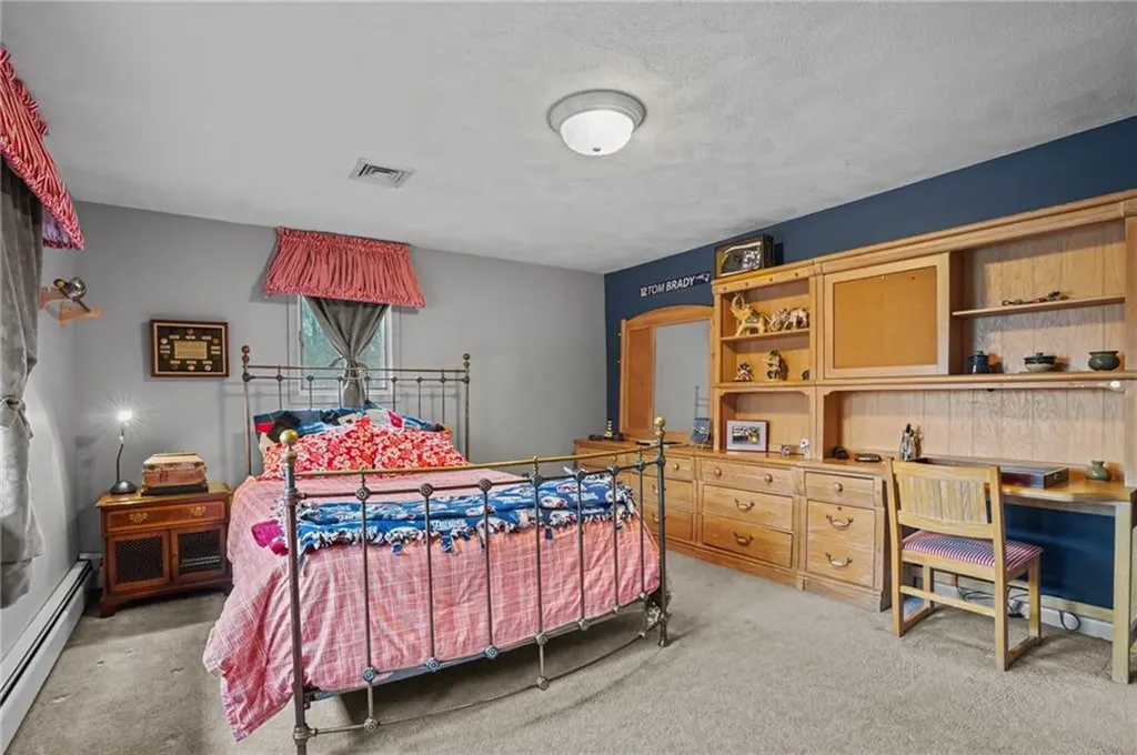 15 Jennifer Circle Cranston RI 02921