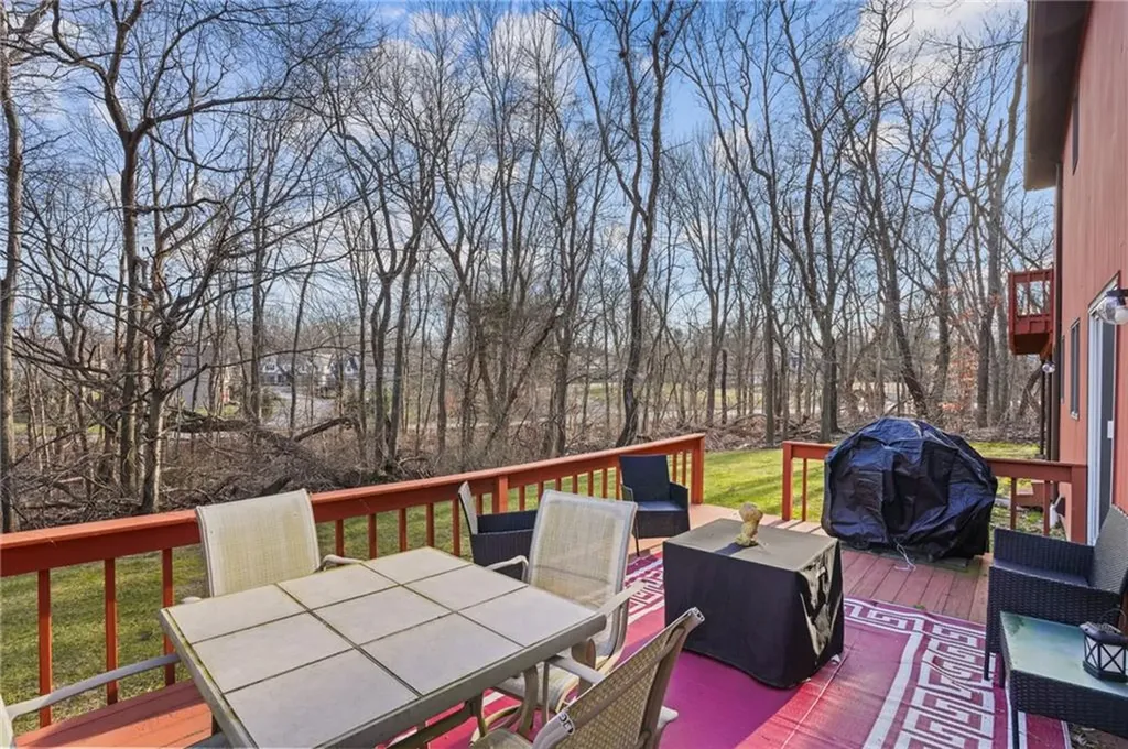 15 Jennifer Circle Cranston RI 02921