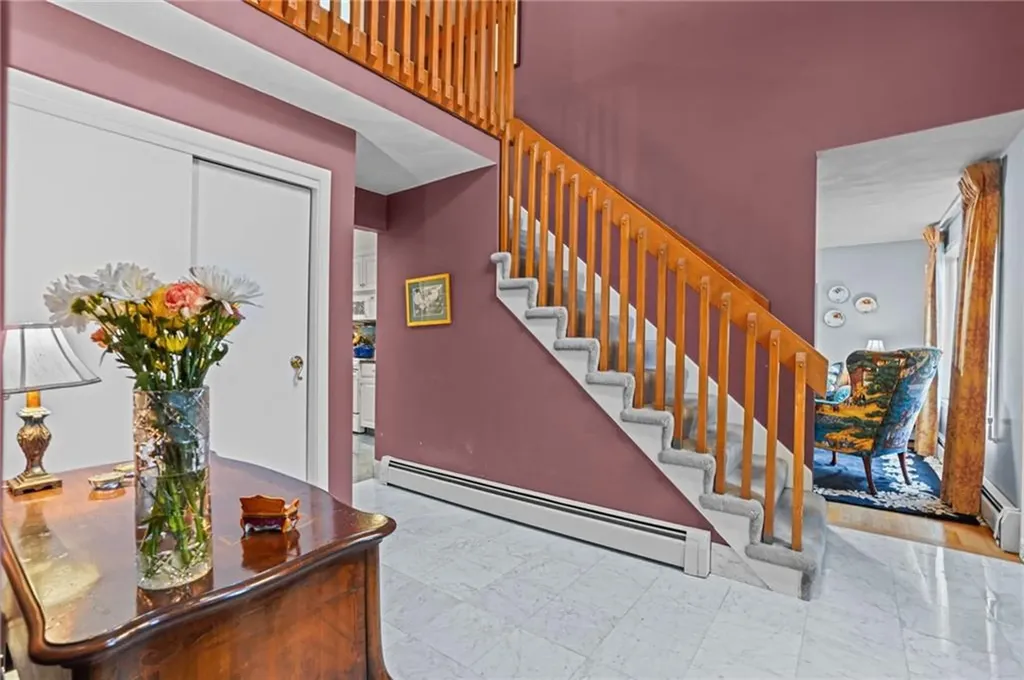 15 Jennifer Circle Cranston RI 02921