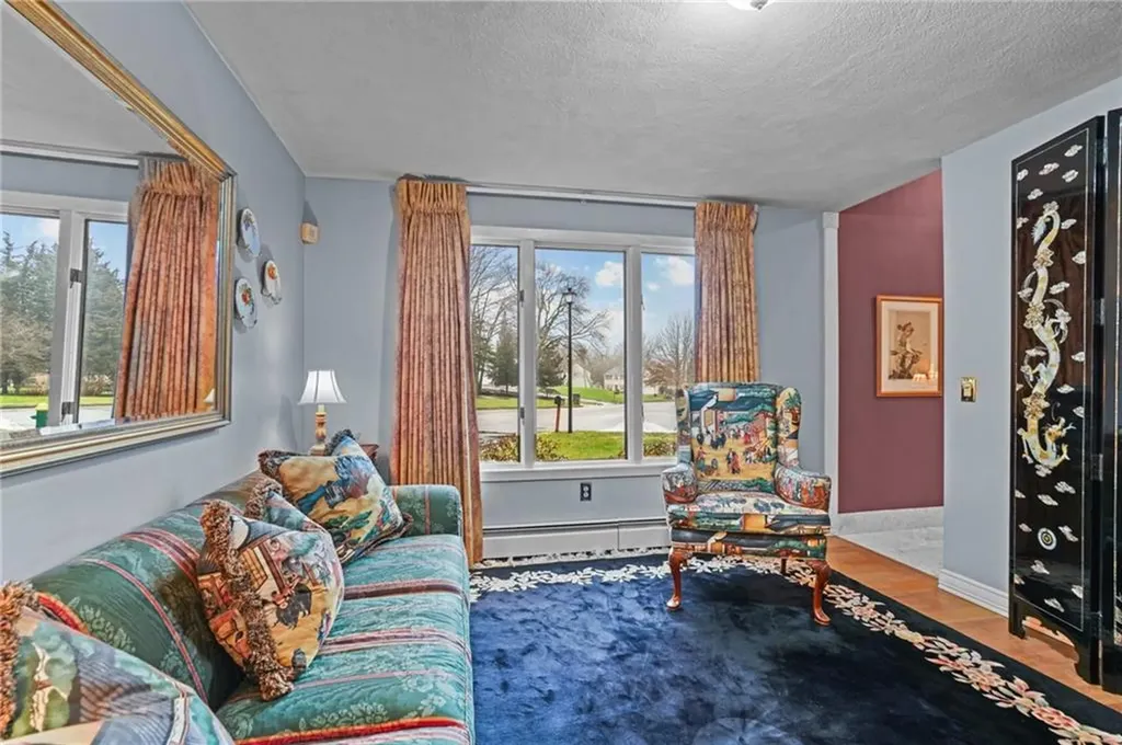 15 Jennifer Circle Cranston RI 02921