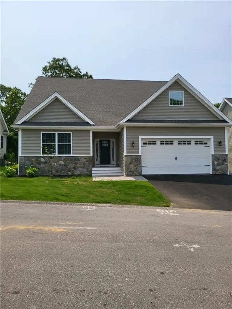 14 Abbey Lane Westerly RI 02891