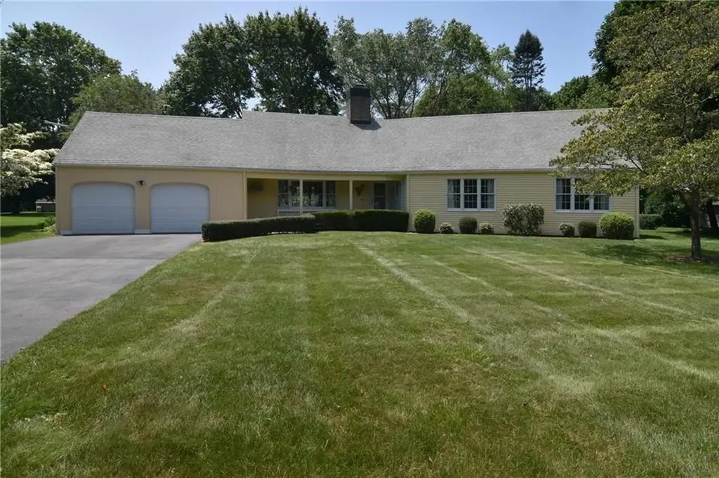 6 North Drive Middletown RI 02842