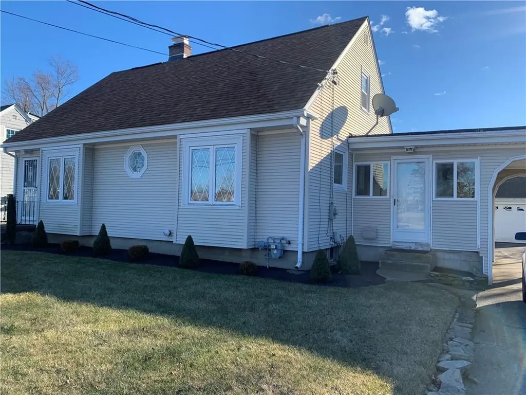 84 Hoxsie Avenue Warwick RI 02889