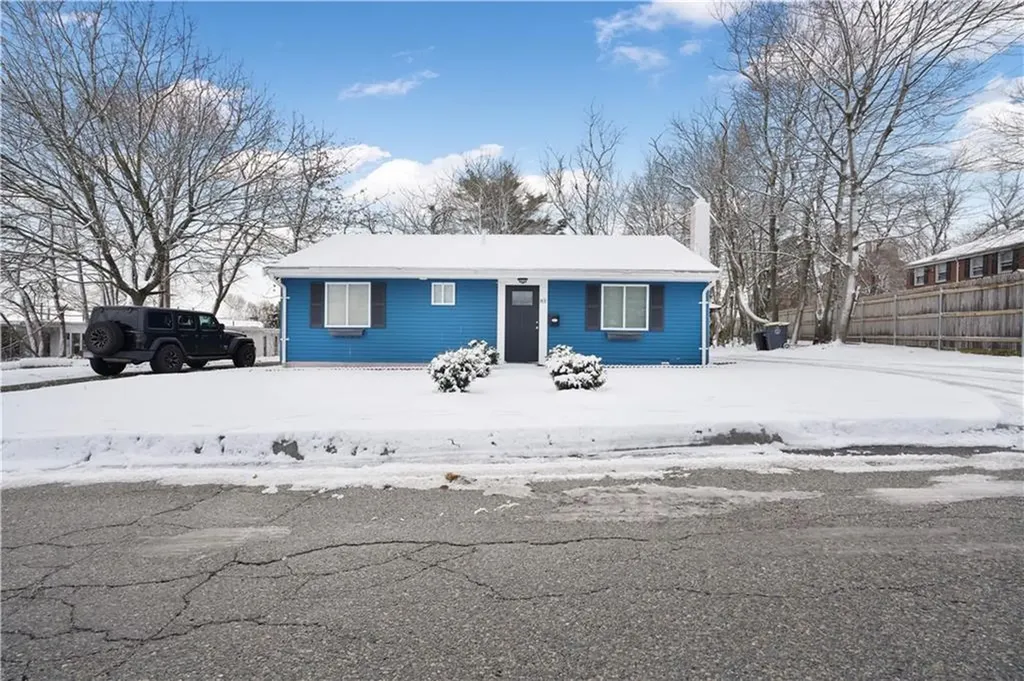 83 Shawomet Avenue Somerset MA 02726