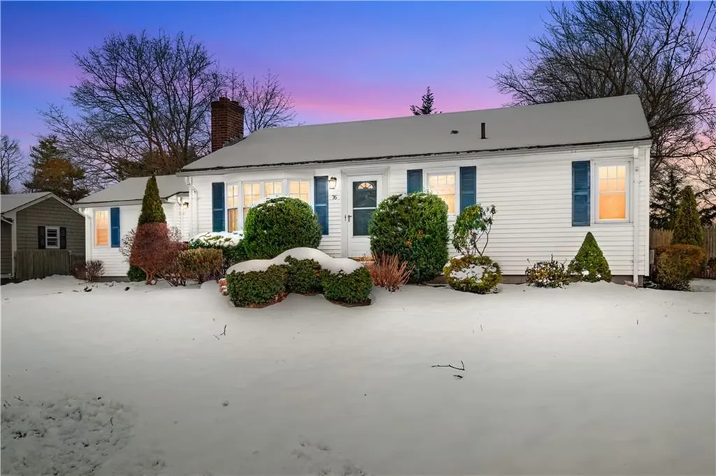76 Leslie Road Warwick RI 02888