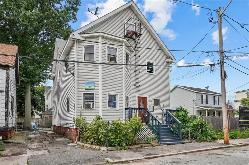20 Saint James Street Providence RI 02907