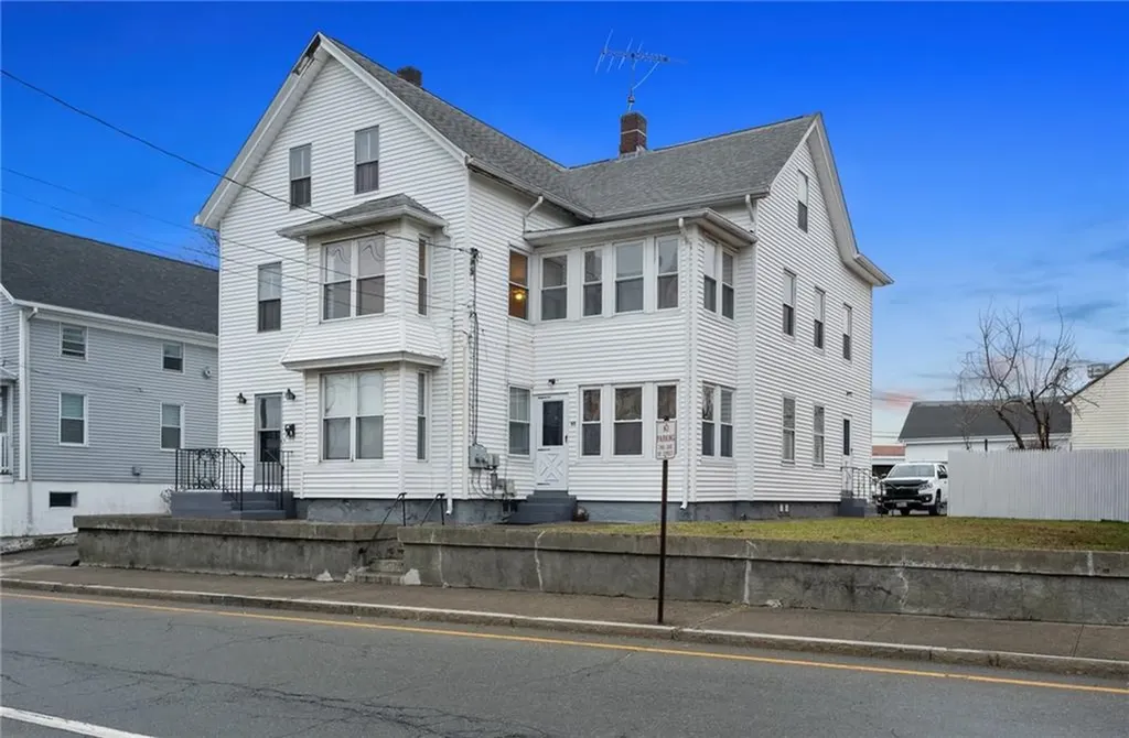 45 47 Roberts Street West Warwick RI 02893