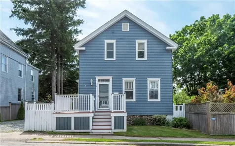 8 Prescott Hall Road Newport RI 02840