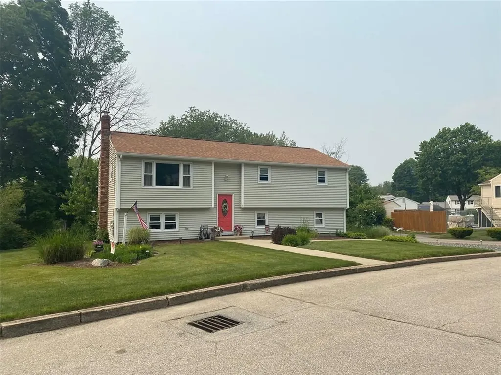 9 Wendy Way West Warwick RI 02893