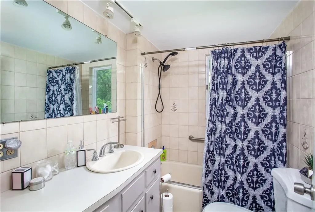 57 Orchard Avenue Warwick RI 02886