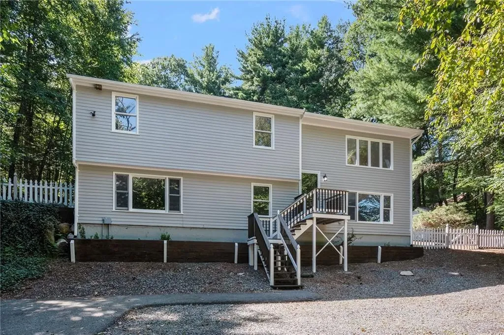 976 Knotty Oak Road Coventry RI 02816