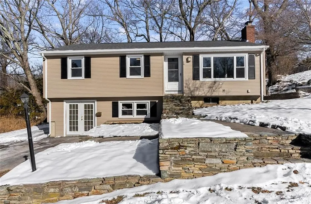 14 Rosella Street Coventry RI 02816