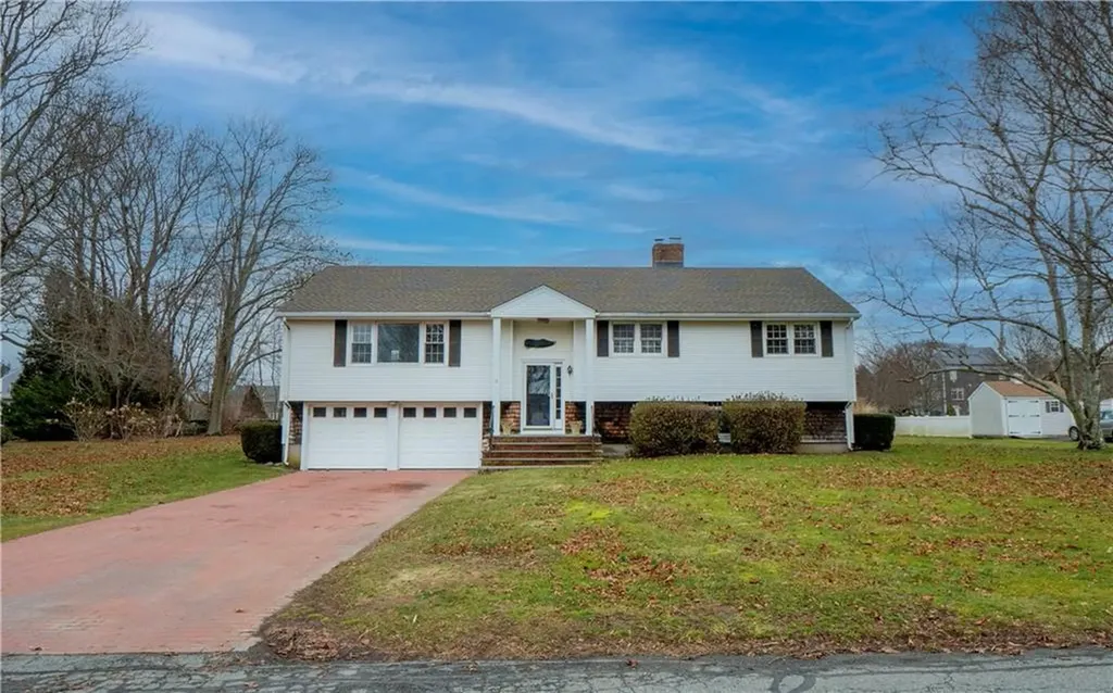 9 North Drive Middletown RI 02842